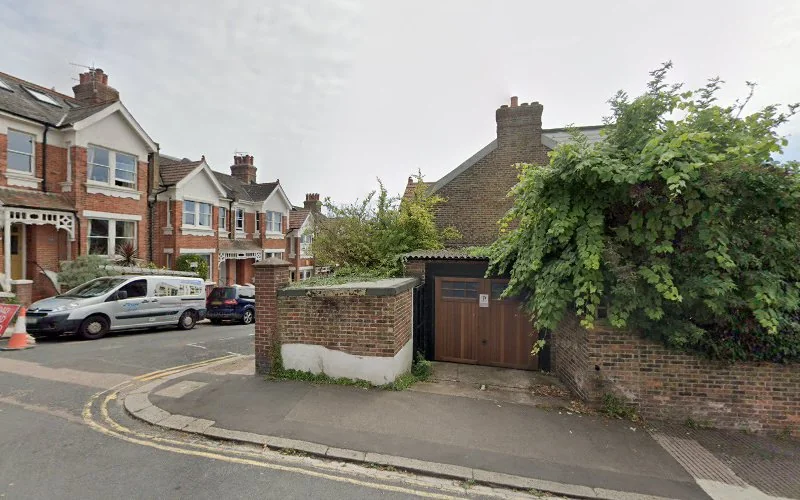 Robert Donaldson - Dental clinic in Brighton