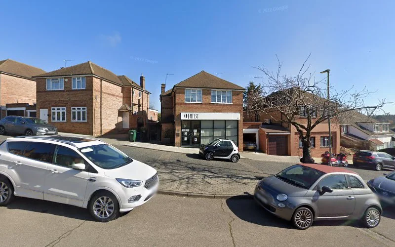 Paul Kletz - The Dentist - Dental clinic in London