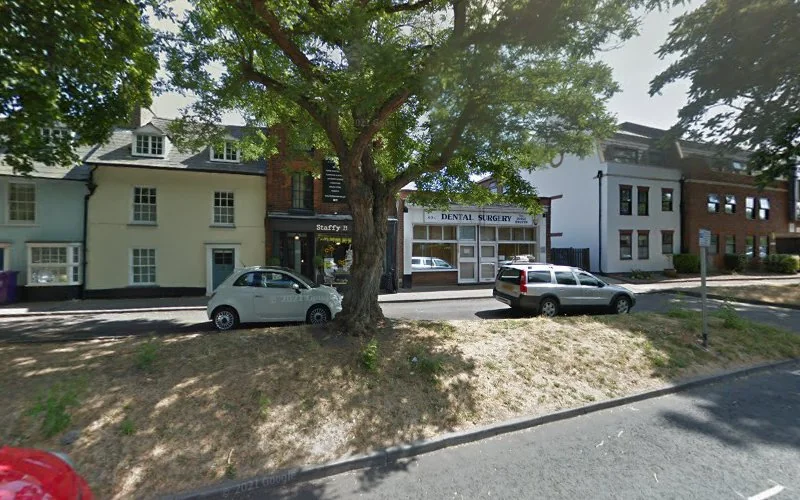 Chau Kevin - Dental clinic in Baldock