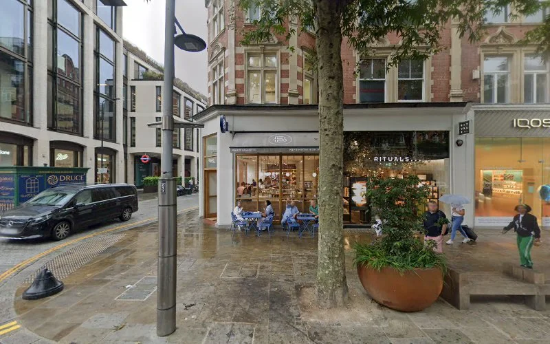 Zhand M - Dental clinic in London