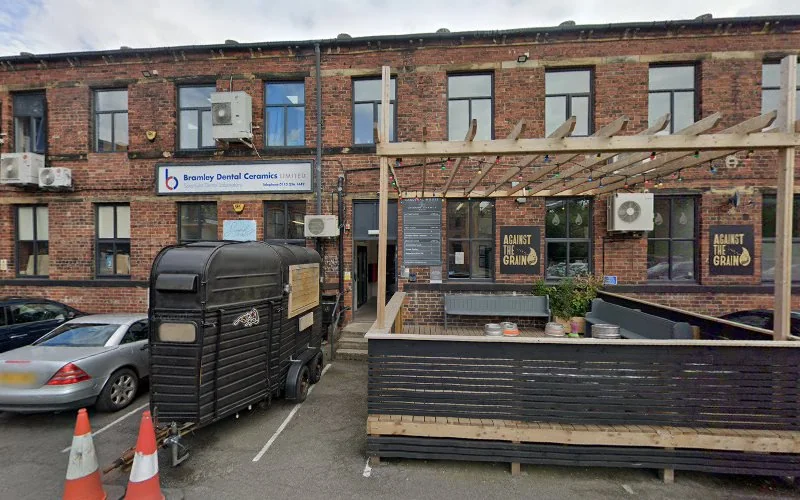 Bramley Ceramics Ltd - Dental laboratory in Leeds