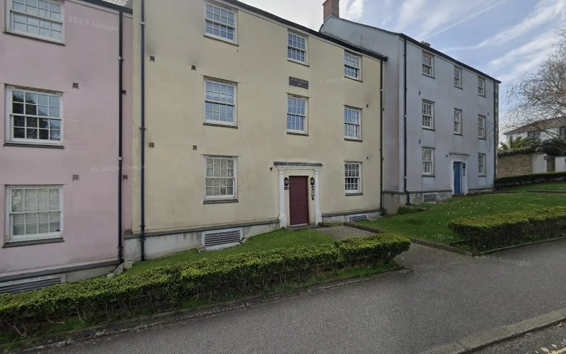 O'Halloran D - Dental clinic in Penryn