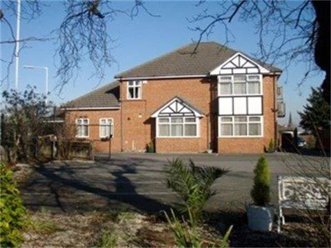 Woodlands Dental Practice - Dental clinic in Birkenhead