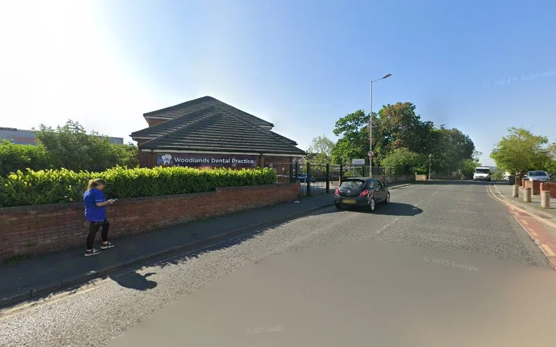 Ratcliffe P M - Dentist in Birkenhead