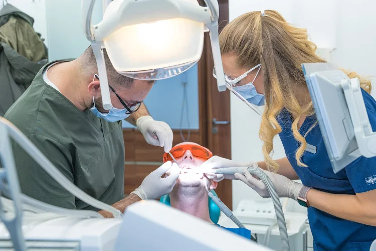 Forest & Ray - Dentist in London