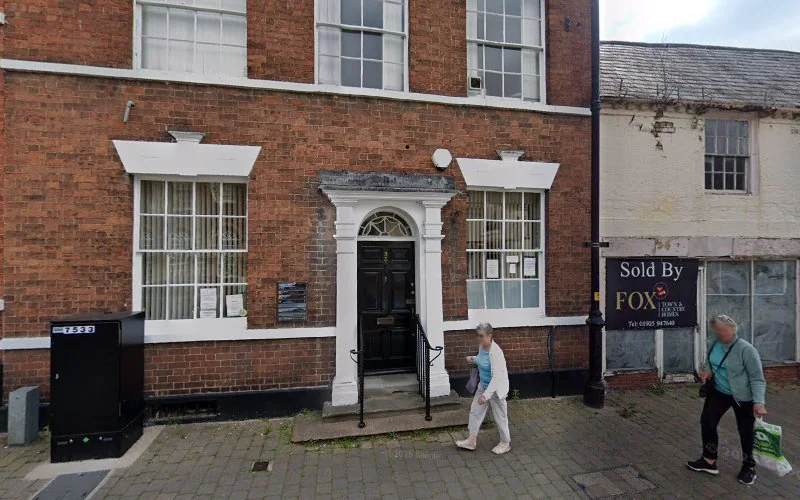 Lincoln House Dental Practice - Dental clinic in Pershore