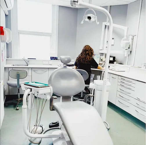 MK Dental and Implant Clinic - Dentist in Brighton