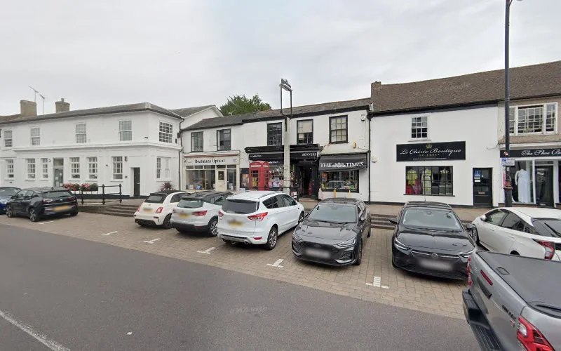 Defibrillator - Dental clinic in Ongar