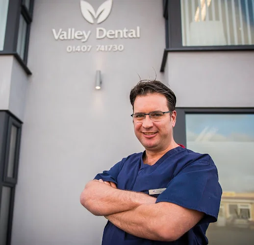 Valley Dental Practice - Cosmetic dentist in Holyhead