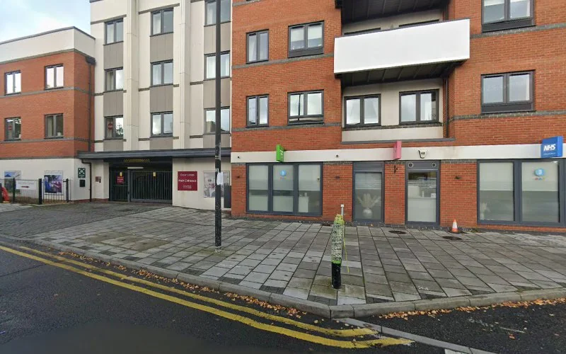 Creating Smiles Limited - Dentist in Aylesbury