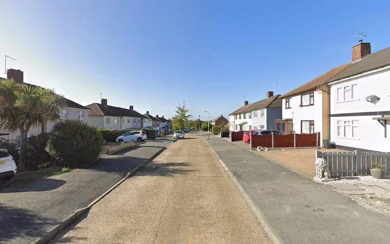 Smile like Sarah - Dentist in Romford