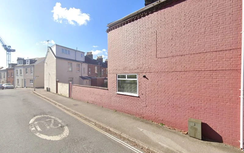 Peninsula College of Medicine & Dentistry - Dentist in Exeter