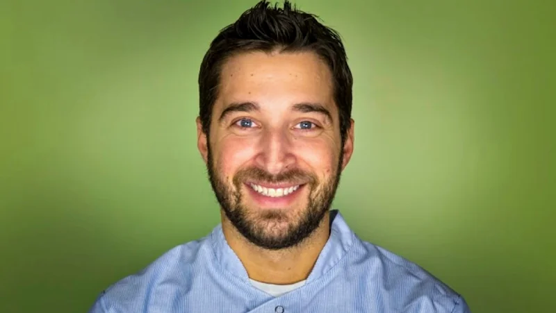 Dr Saul Konviser - Dentist in London