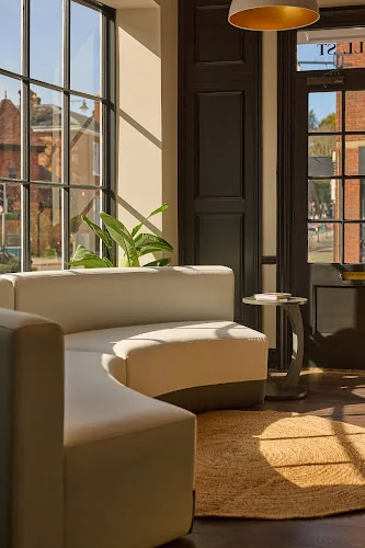 Dentist Reigate - Sona Dental - Dental clinic in Reigate