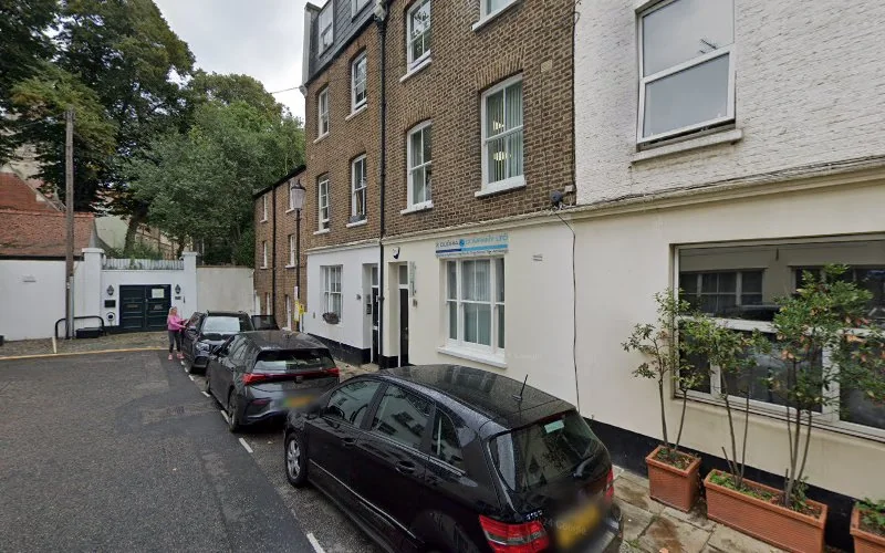 WHITEROOT ORTHODONTICS - Orthodontist in London