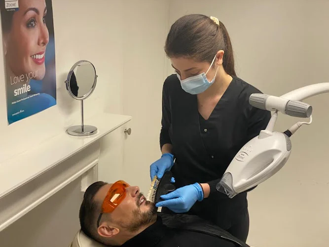 Covent Garden Aesthetic Clinic - Teeth whitening service in London