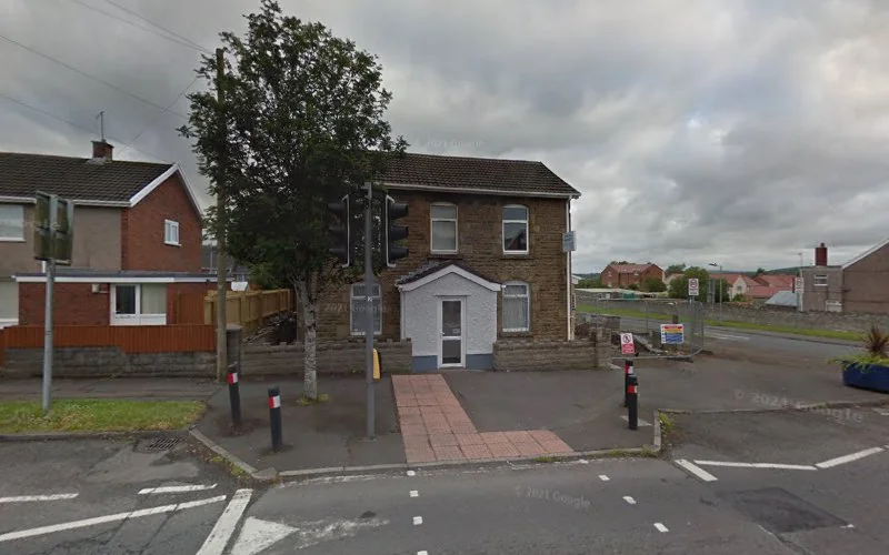 Dr S Davies - Dental clinic in Swansea