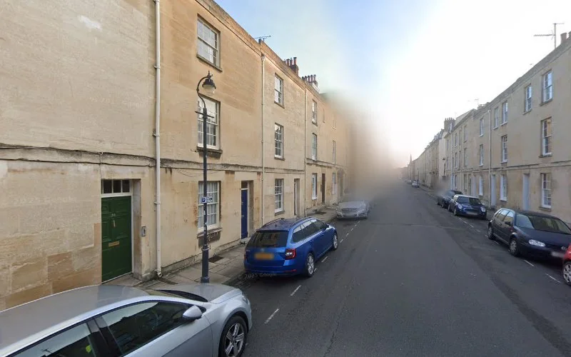 Advanced Implant Centre, Oxford - Dental implants periodontist in Oxford