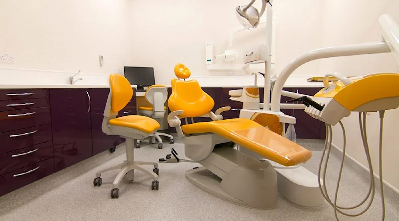 Dr. Rhona Eskander - Dentist in London