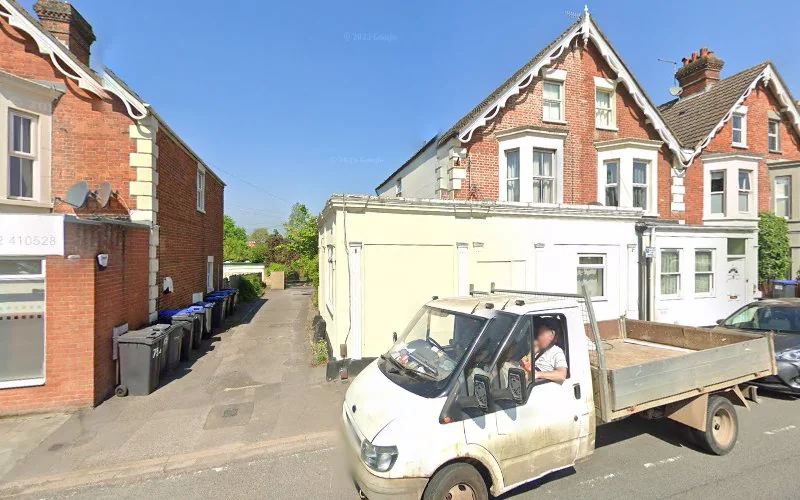 Sami Stagnell - Dentist in Salisbury