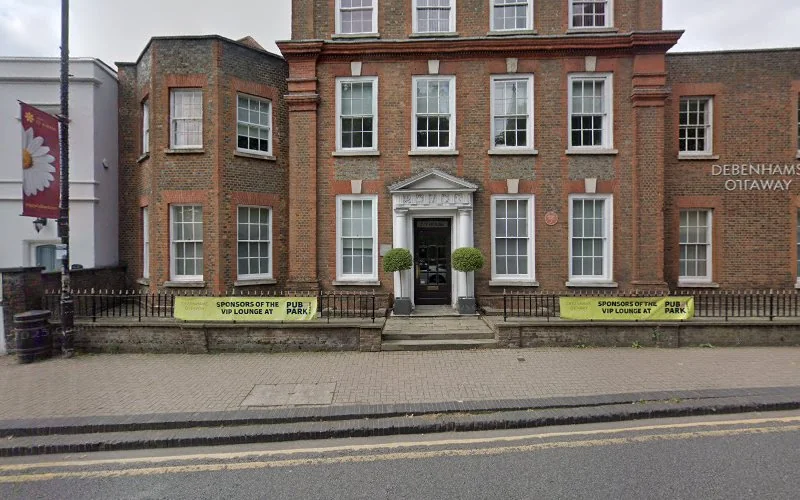 Shah M A - Dental clinic in St Albans