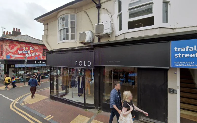 Ghasemi Tahmoures - Dentist in Brighton