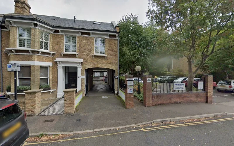 Servas Chris - Dental clinic in London