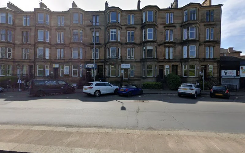 Geneen L - Dental clinic in Glasgow