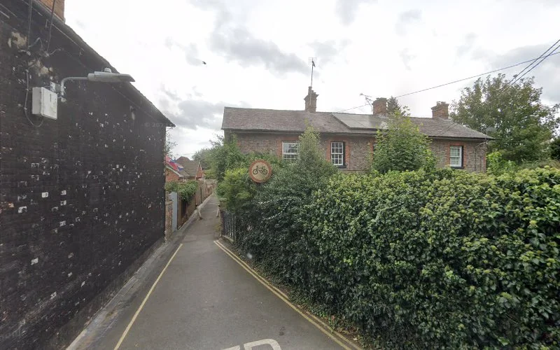 Church Lane Dental Practice Ltd - Dental clinic in Hungerford