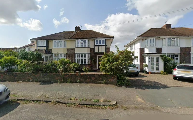 Clarke Frank - Dental clinic in West Molesey