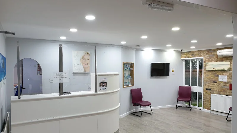 Harley House Dental Practice - Dental clinic in Borehamwood