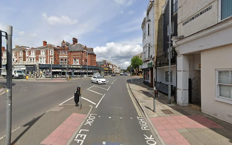 Jo ortho - Orthodontist in Southsea