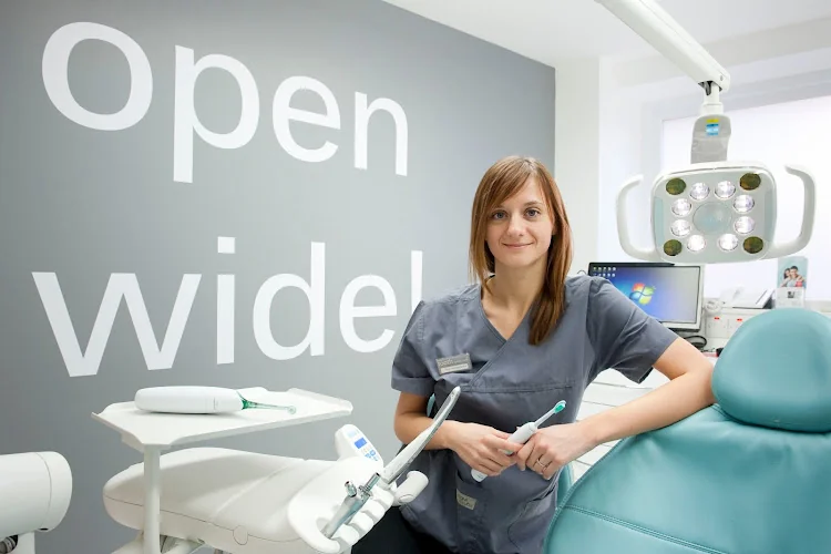 tooth dental care - Dental clinic in London