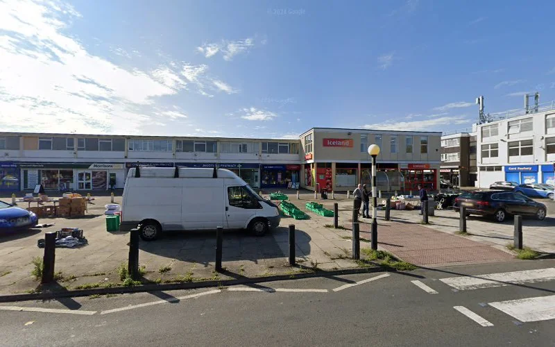 Qguike U - Dental clinic in Cheltenham