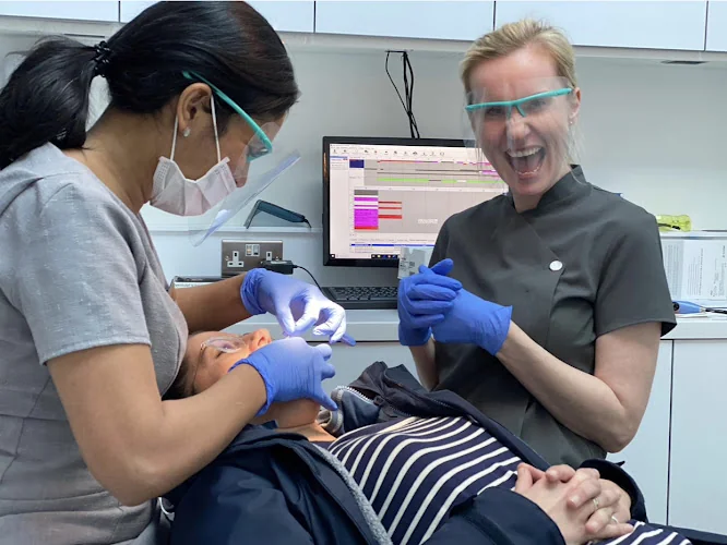 Battersea Smiles - Cosmetic dentist in London