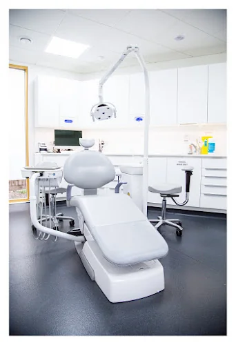 Smile Avenue - Dental Implants & Invisalign - Dentist in Dartford