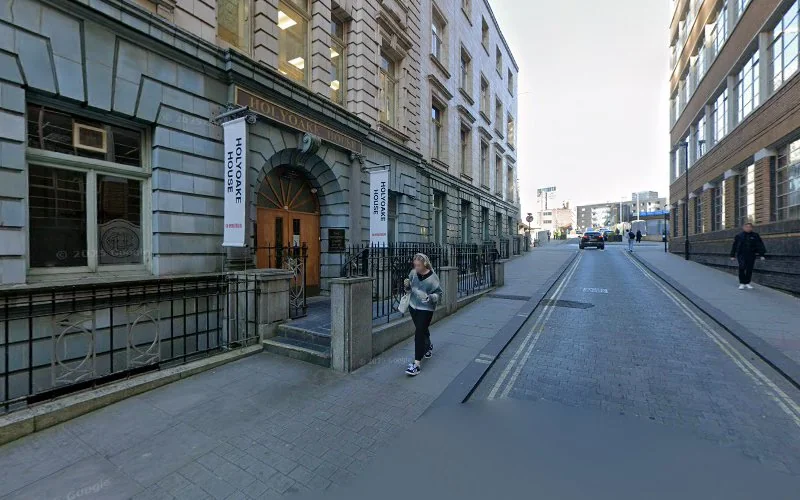 Pettrie Tucker & Partners Ltd - Dental clinic in Manchester