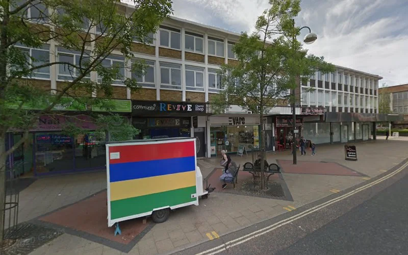 Mr R P Guyver - Guyver Richard Peter - Dentist in Crawley