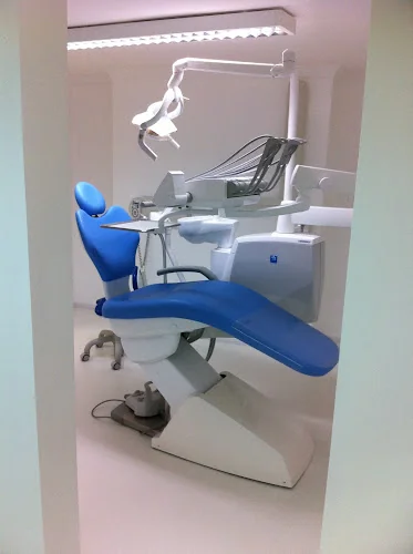 Italian Doctors - Centre Point Dental Clinic - Dentist in London