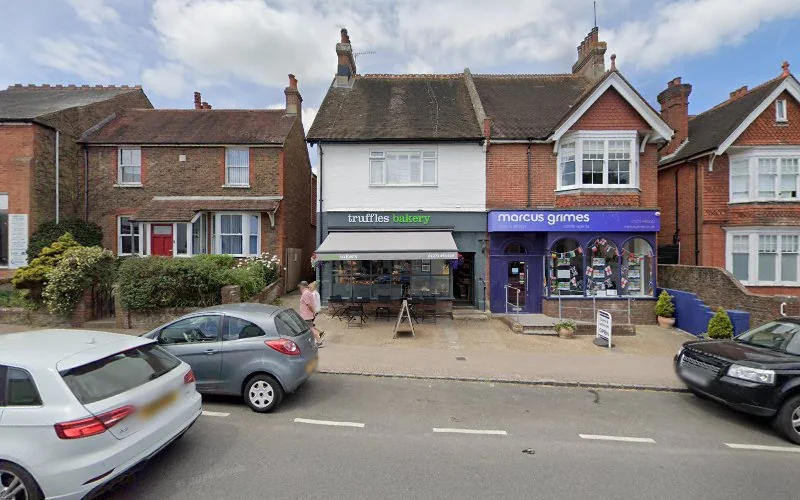 Habibollah-zanjani Behnam - Dentist in Henfield