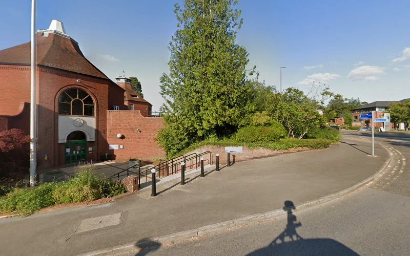 Associated Dental Practices - Dental clinic in Dorking