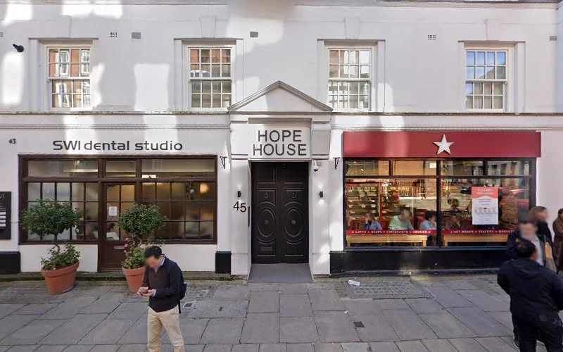 Dr Al Daadaa - Dentist in London