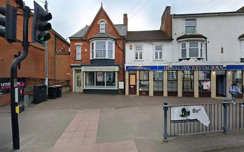 G W Ceramics - Dental clinic in Leighton Buzzard