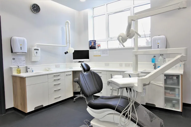 Dental Lounge - Dentist in Neath