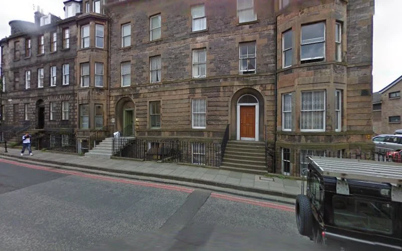 McNally Peter - Dental clinic in Edinburgh