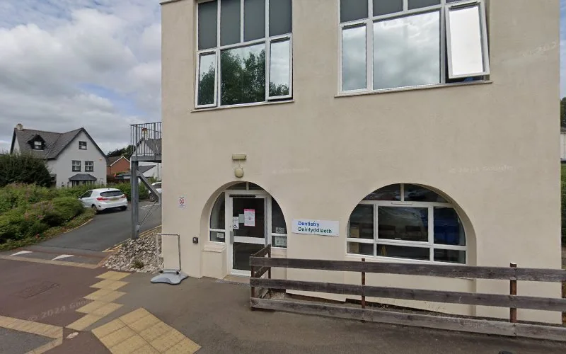 Dentistry Deintyddiaeth - Dentist in Brecon