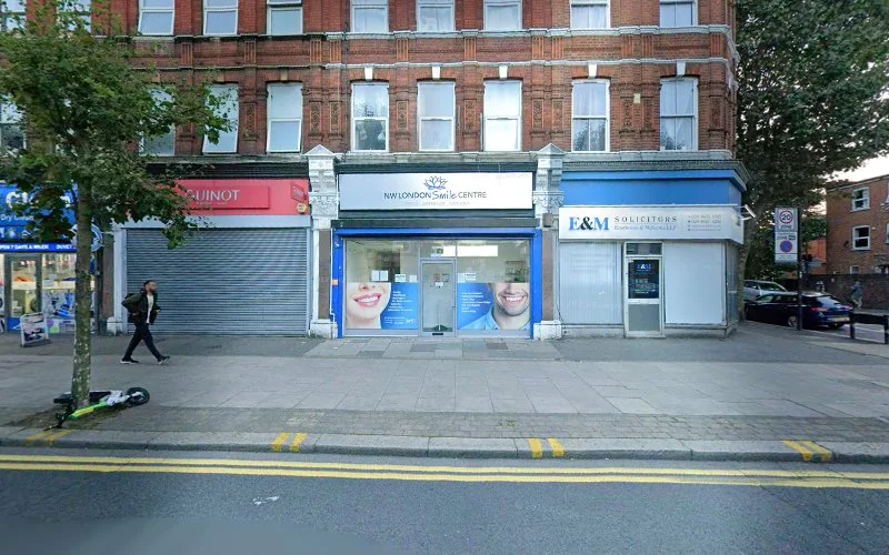 Dr Manafi Dentist - Dental clinic in London