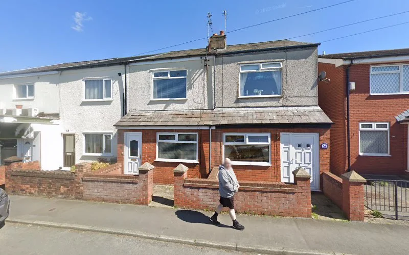 Dickinson R - Dental clinic in Skelmersdale