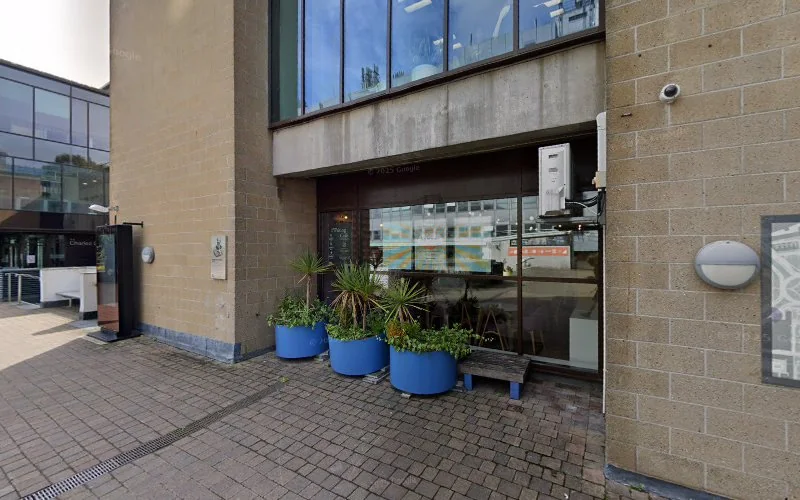 Peninsual Dental School Portland Square - Dental school in Plymouth