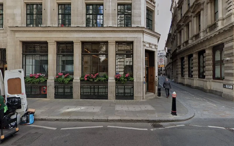 Yassine Corbin Dentiste - Dentist in London